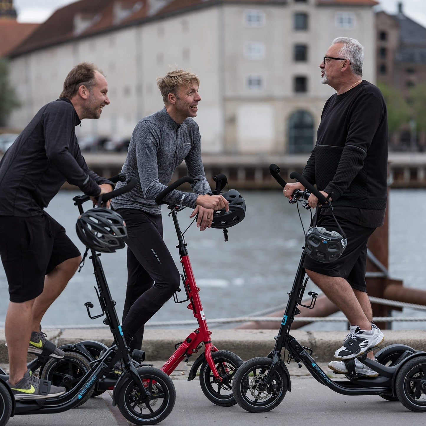 Step machine su ruote, trainer a basso impatto, cross trainer
